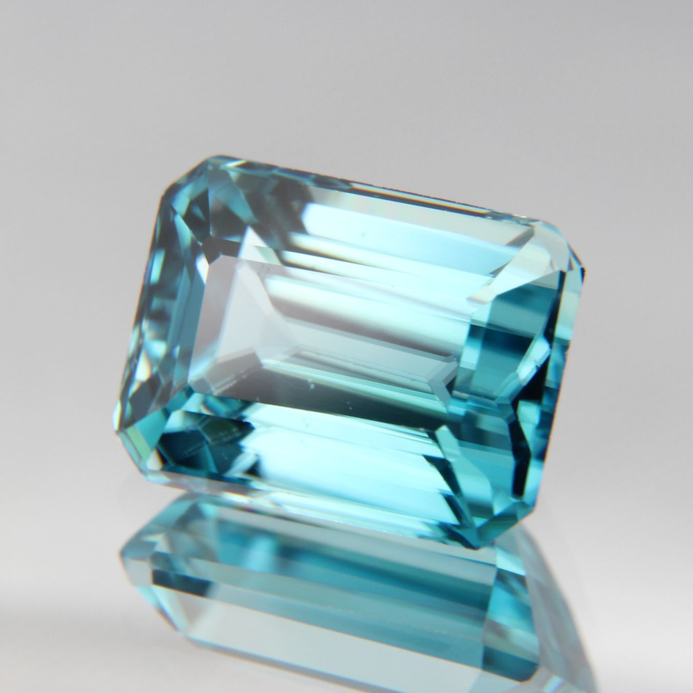 blue Zircon 4.45 ct