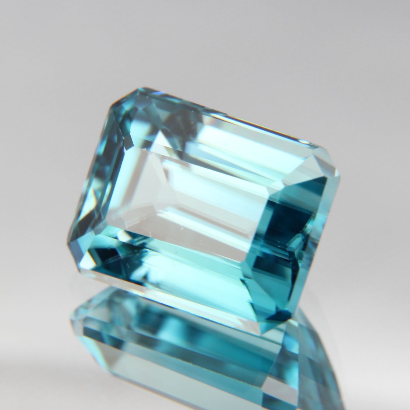 blue Zircon 4.45 ct