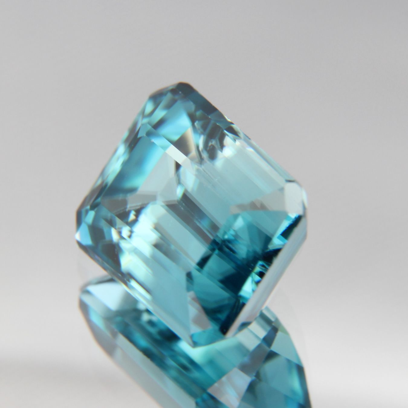 blue Zircon 4.45 ct