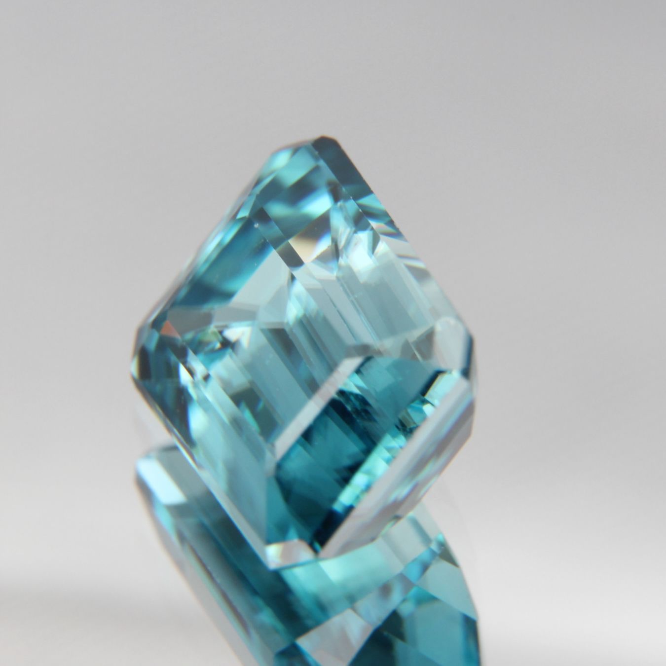 blue Zircon 4.45 ct