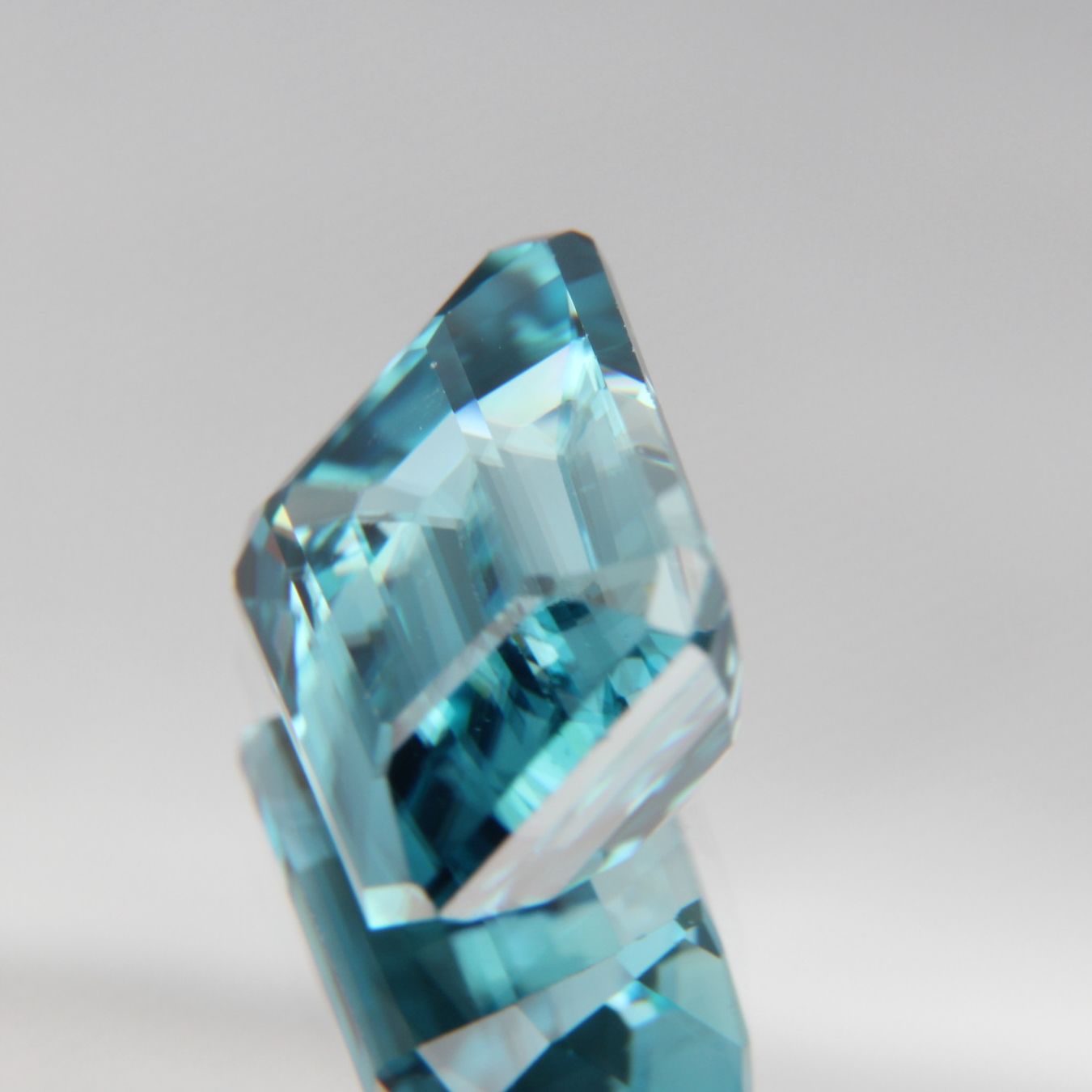 blue Zircon 4.45 ct