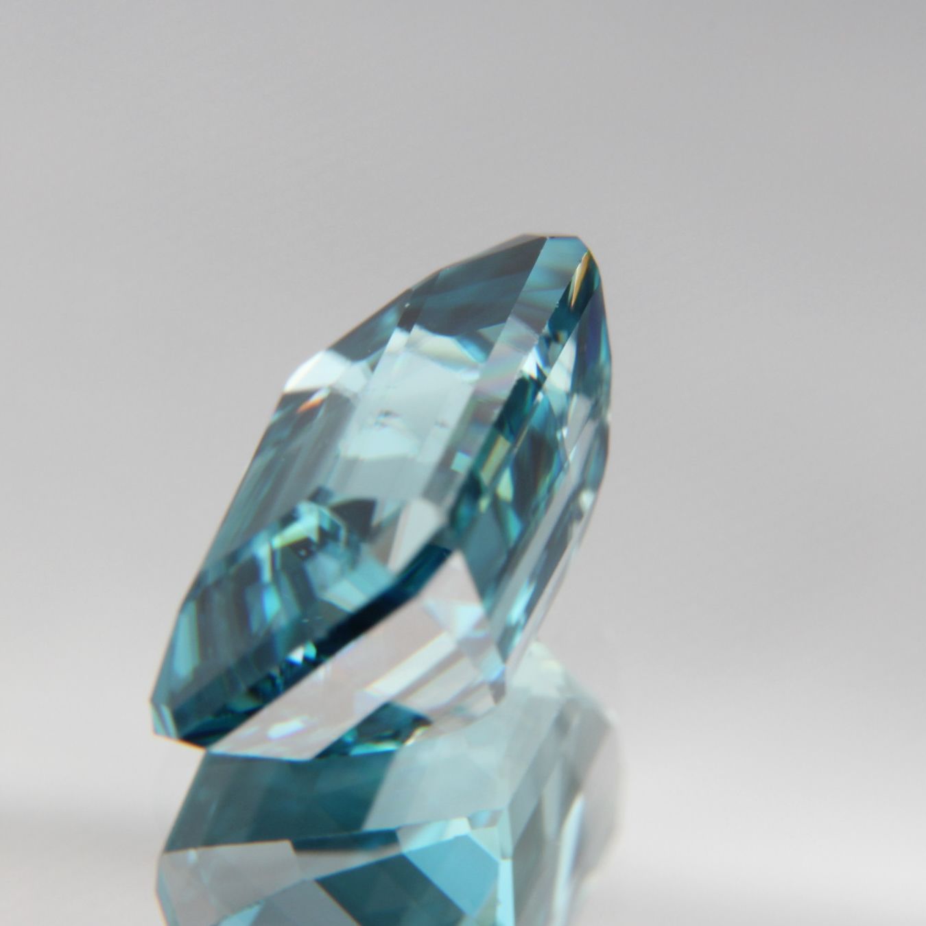 blue Zircon 4.45 ct