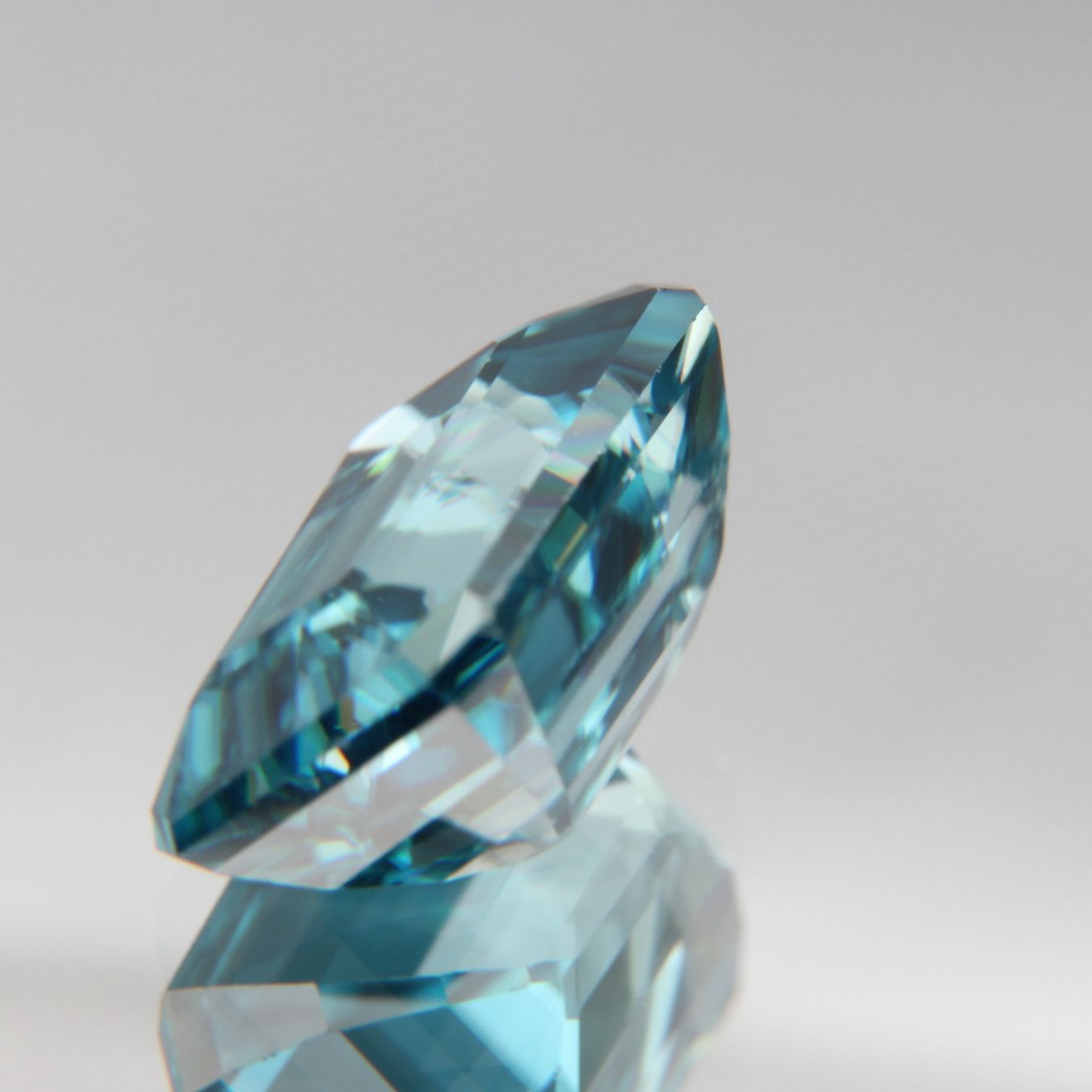 blue Zircon 4.45 ct