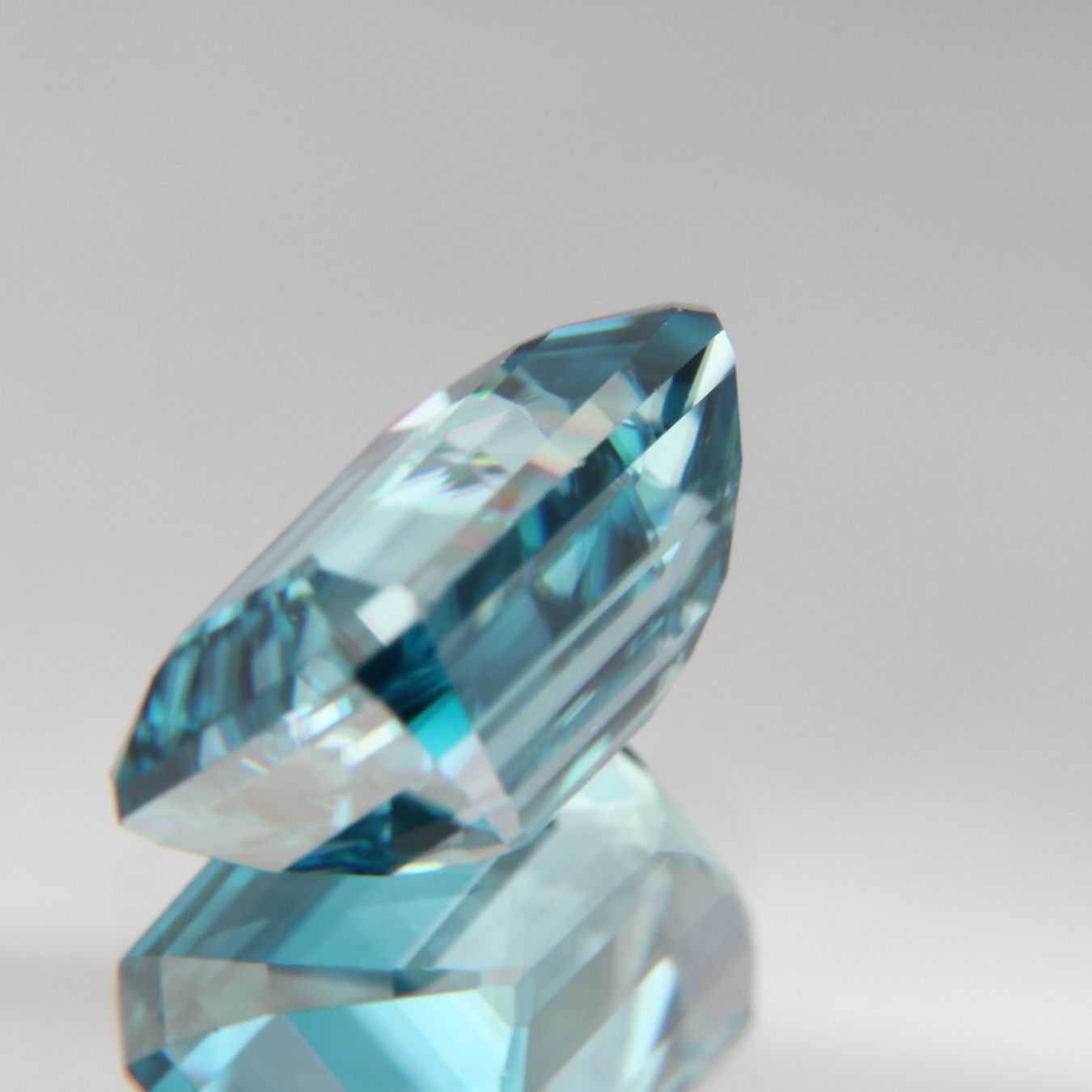 blue Zircon 4.45 ct