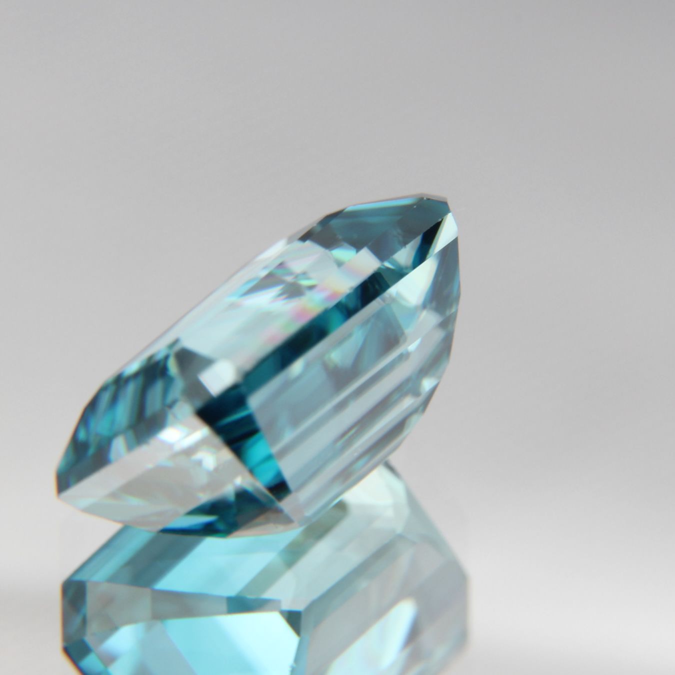 blue Zircon 4.45 ct