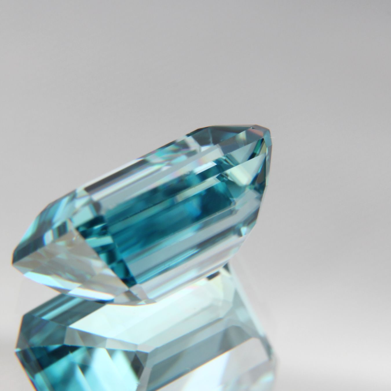 blue Zircon 4.45 ct