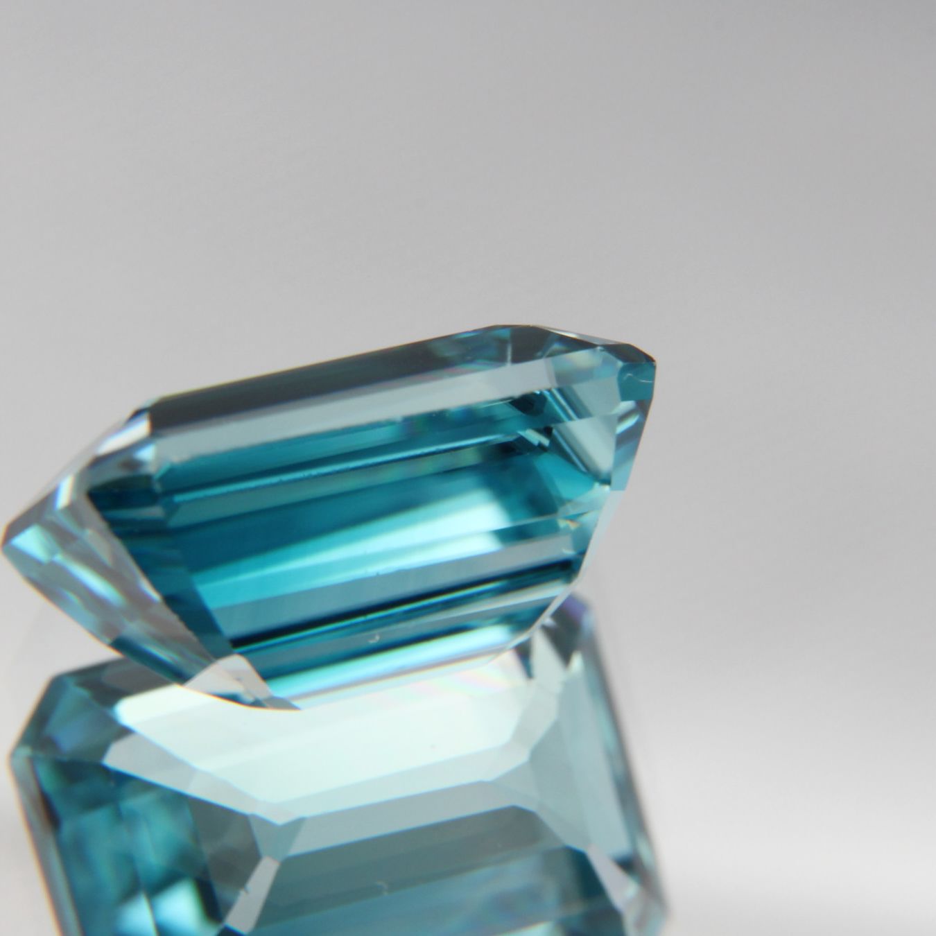 blue Zircon 4.45 ct