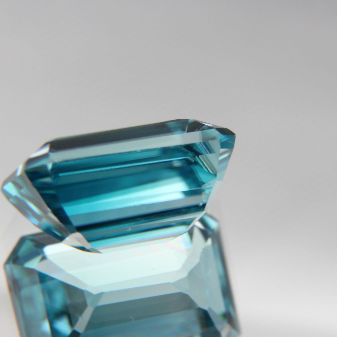 blue Zircon 4.45 ct