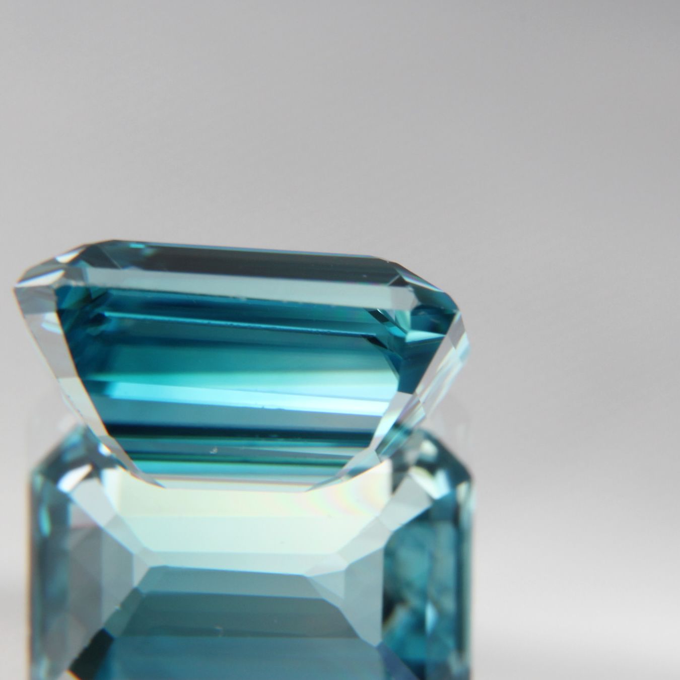 blue Zircon 4.45 ct