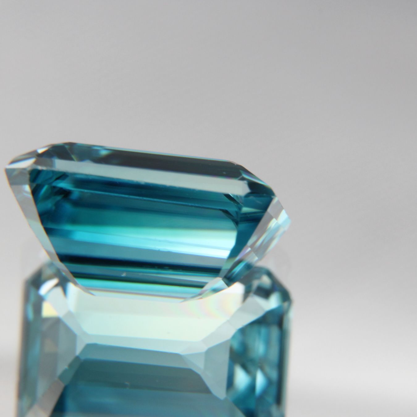 blue Zircon 4.45 ct