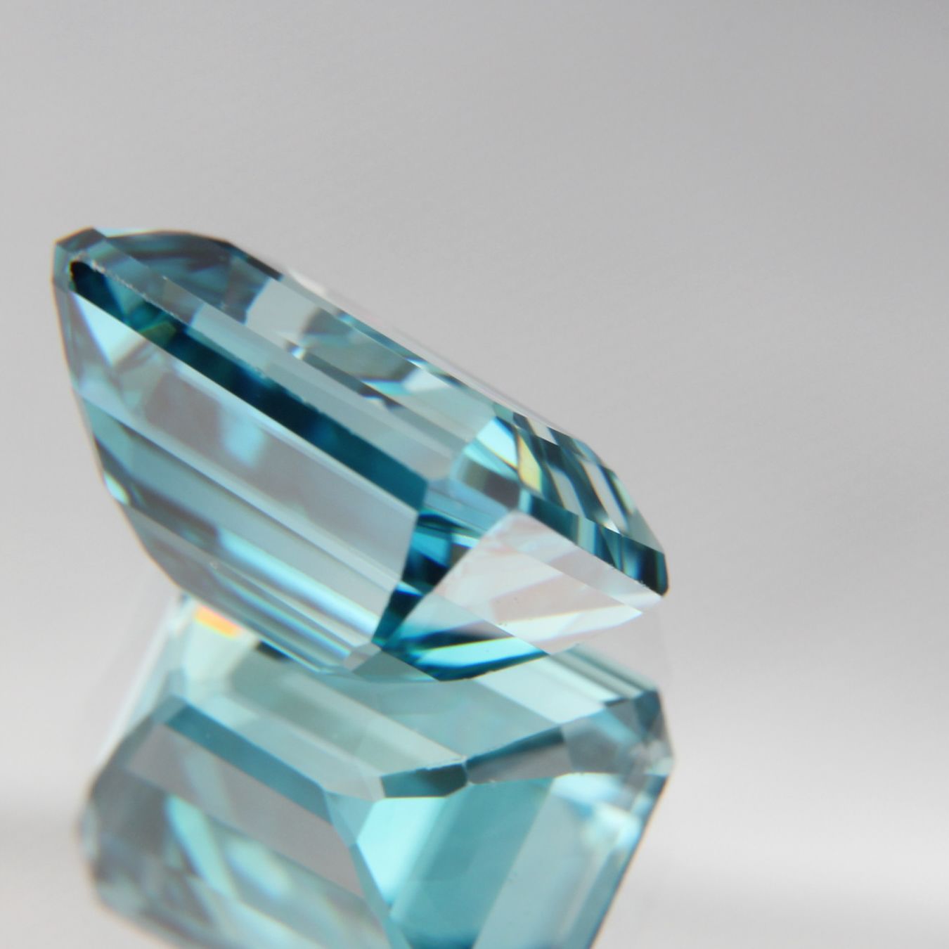 blue Zircon 4.45 ct