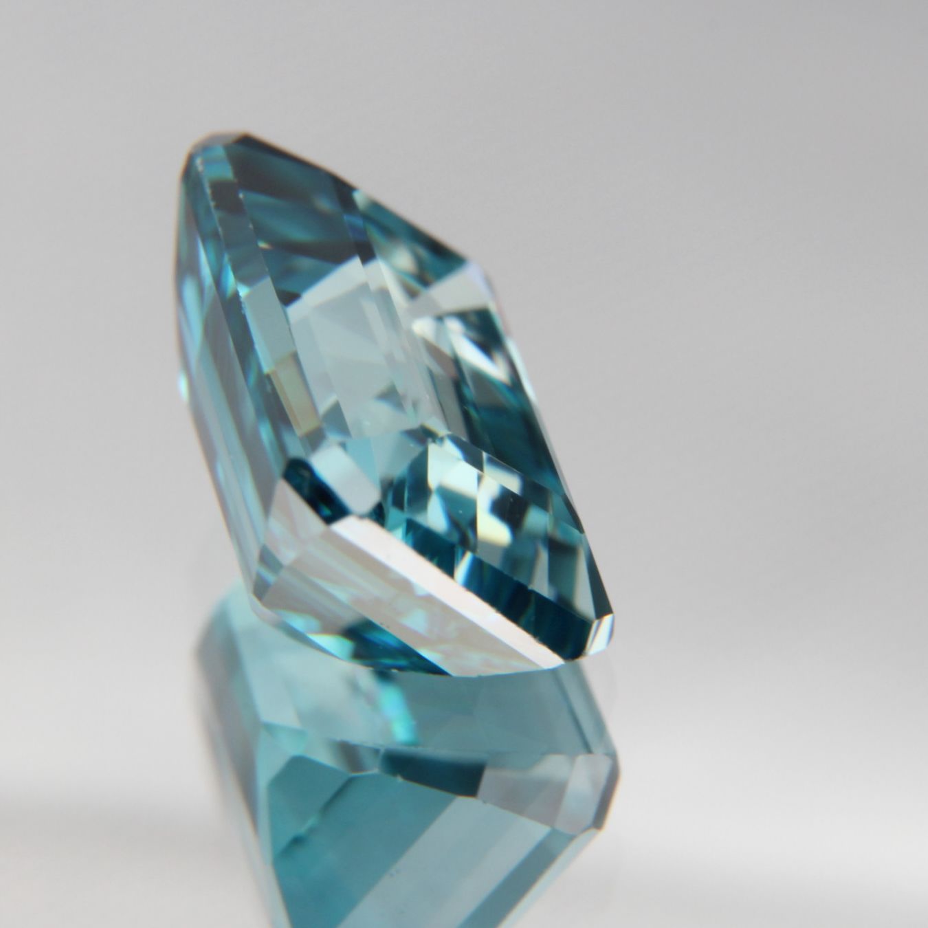 blue Zircon 4.45 ct