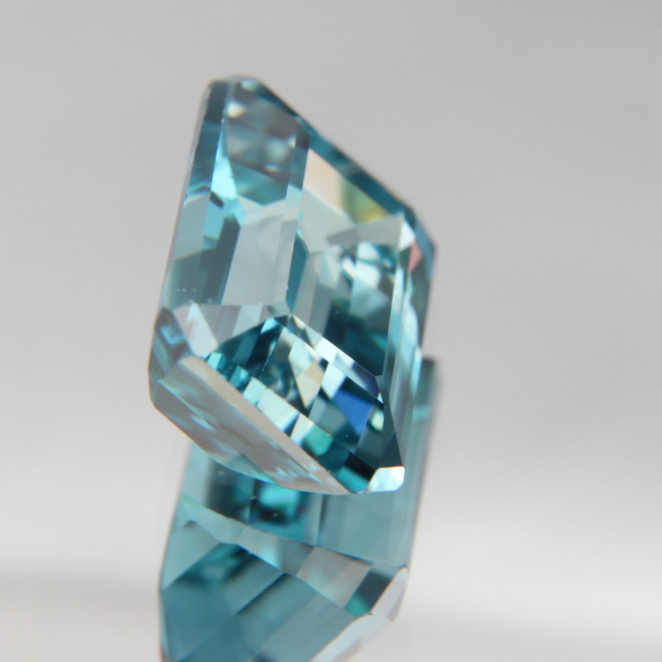 blue Zircon 4.45 ct