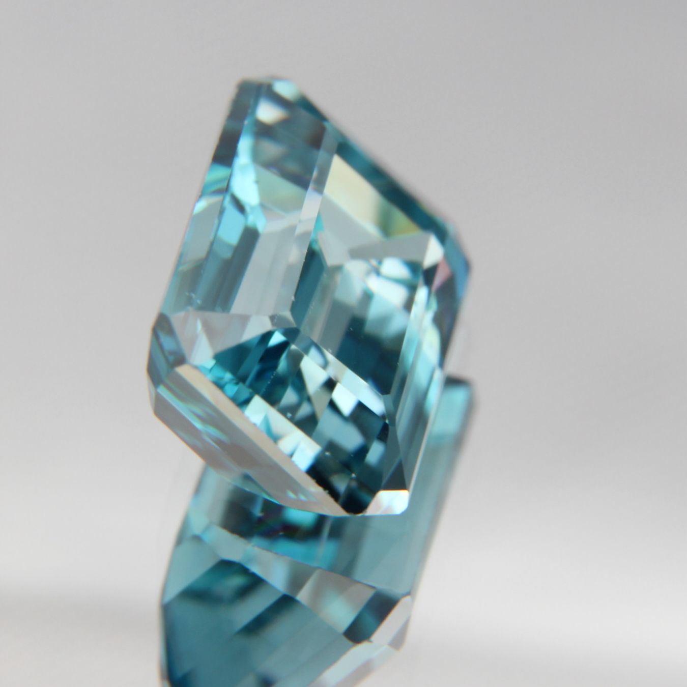 blue Zircon 4.45 ct