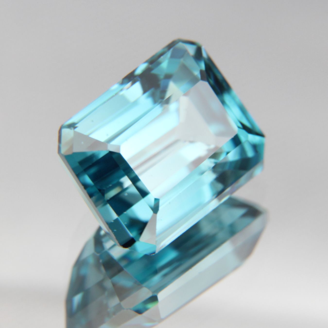 blue Zircon 4.45 ct