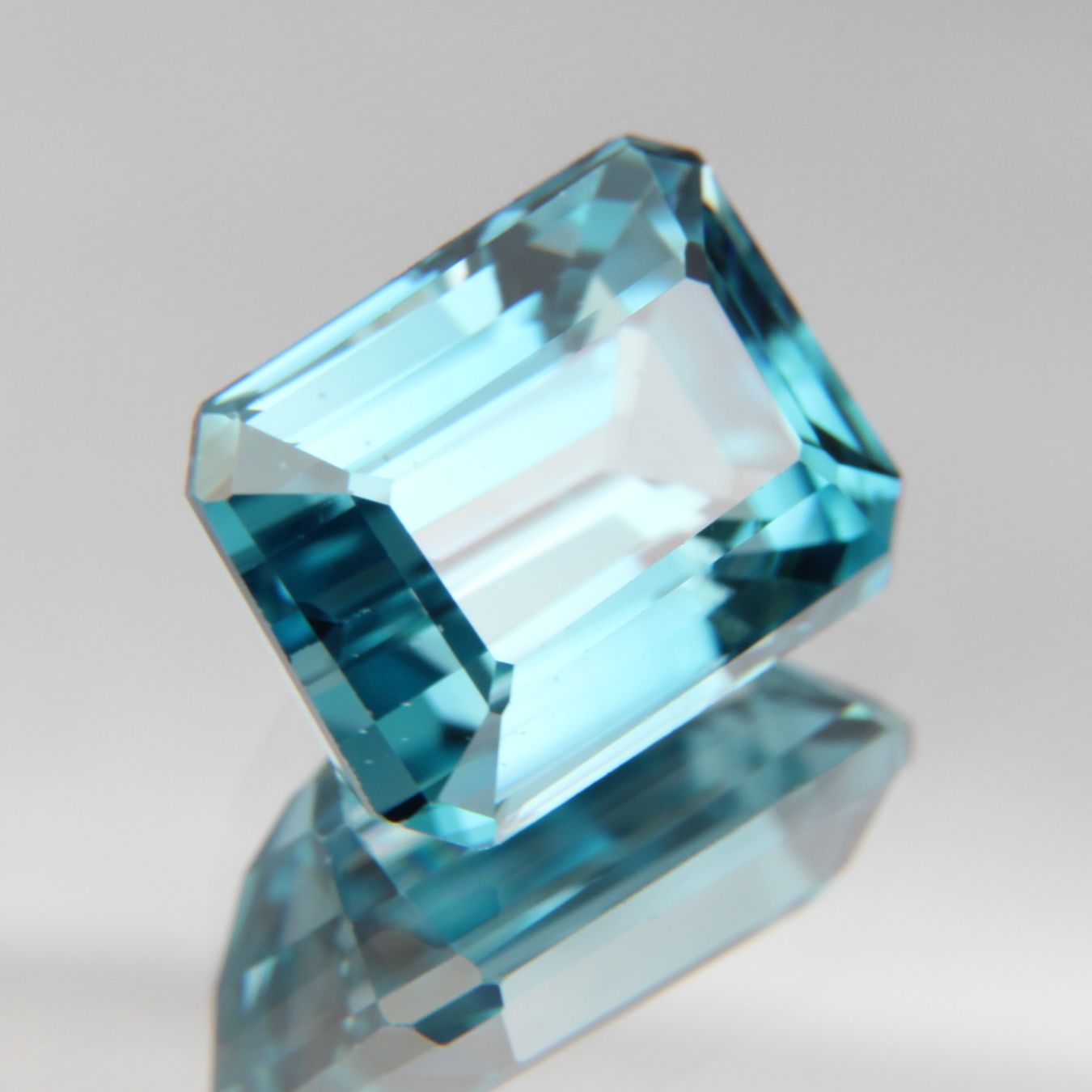 blue Zircon 4.45 ct