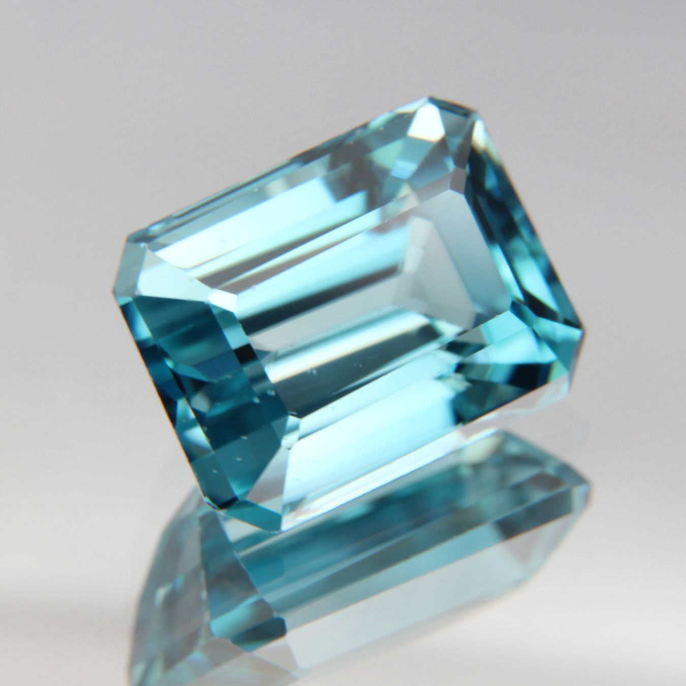 blue Zircon 4.45 ct