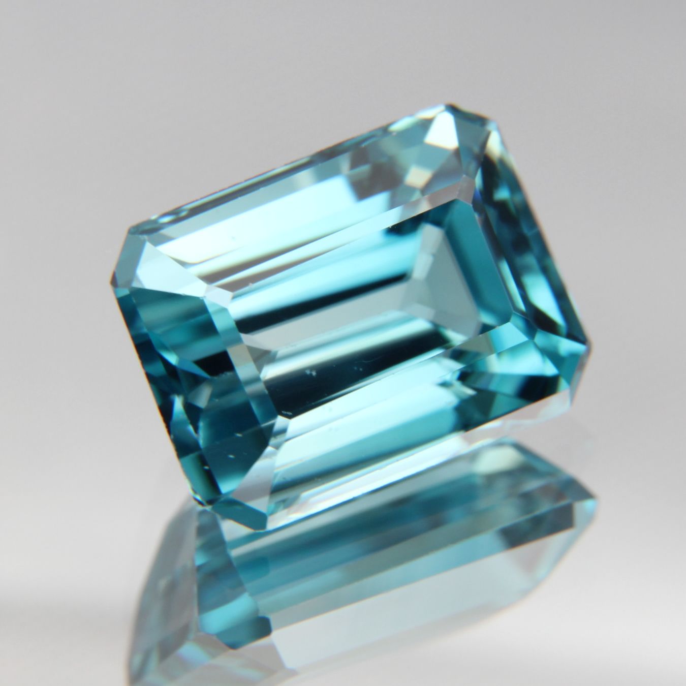 blue Zircon 4.45 ct