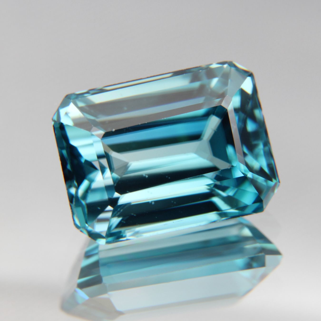 blue Zircon 4.45 ct
