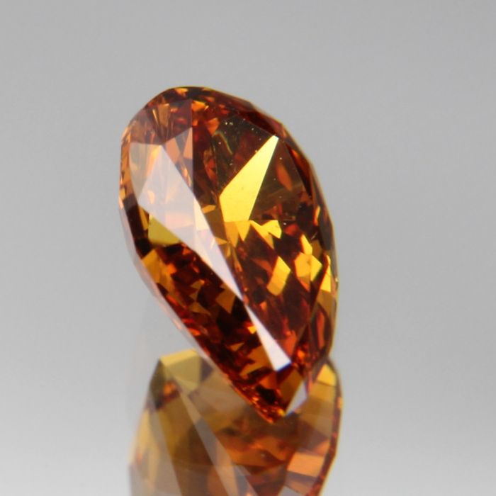 fancy deep orange-yellow Diamant 0.417ct