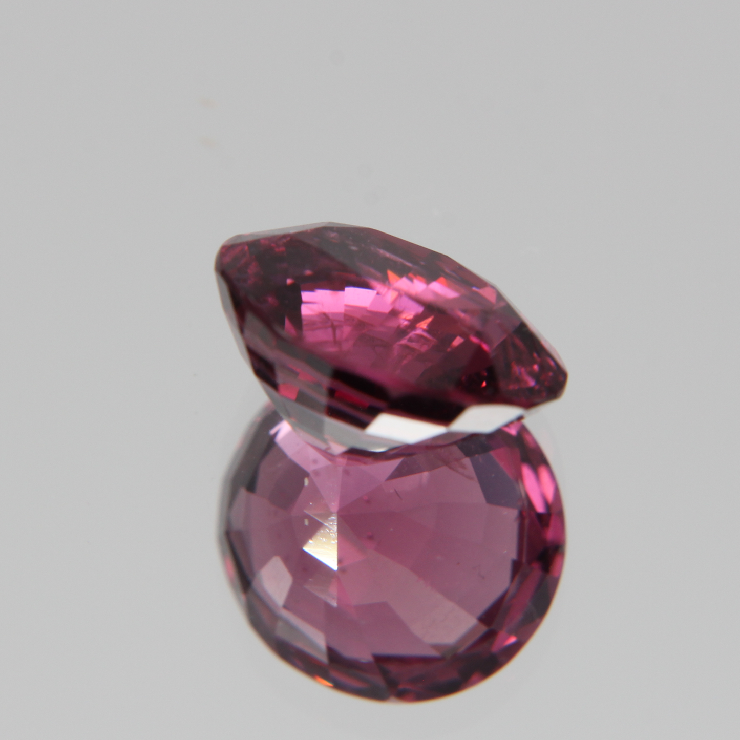 Pink-Roter Spinell 5.57ct
