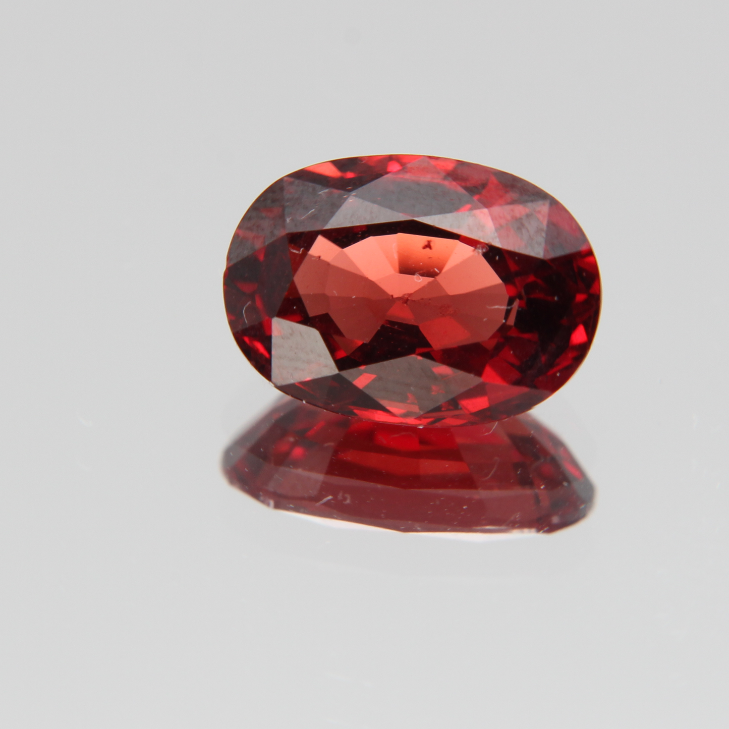 Orange-Roter Spinell 2.50 ct