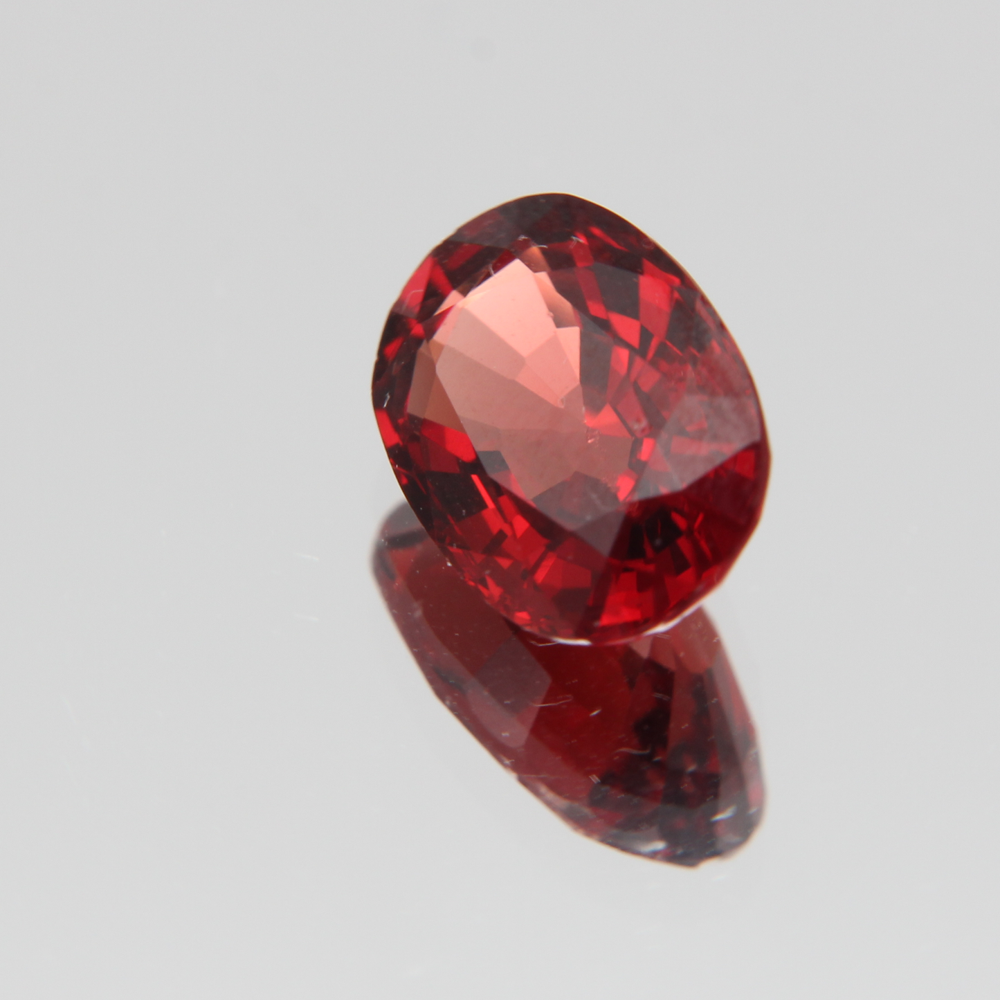Orange-Roter Spinell 2.50 ct