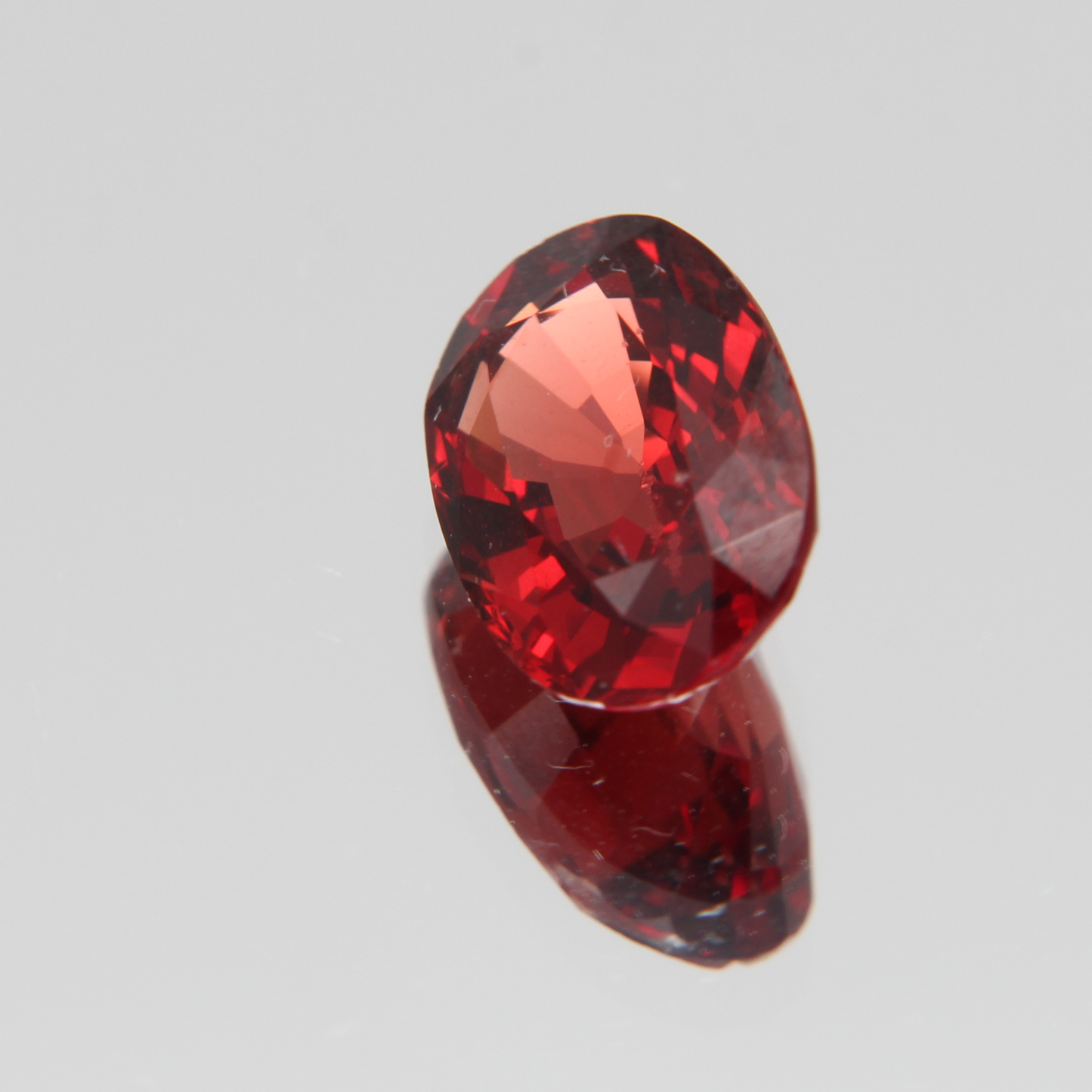 Orange-Roter Spinell 2.50 ct