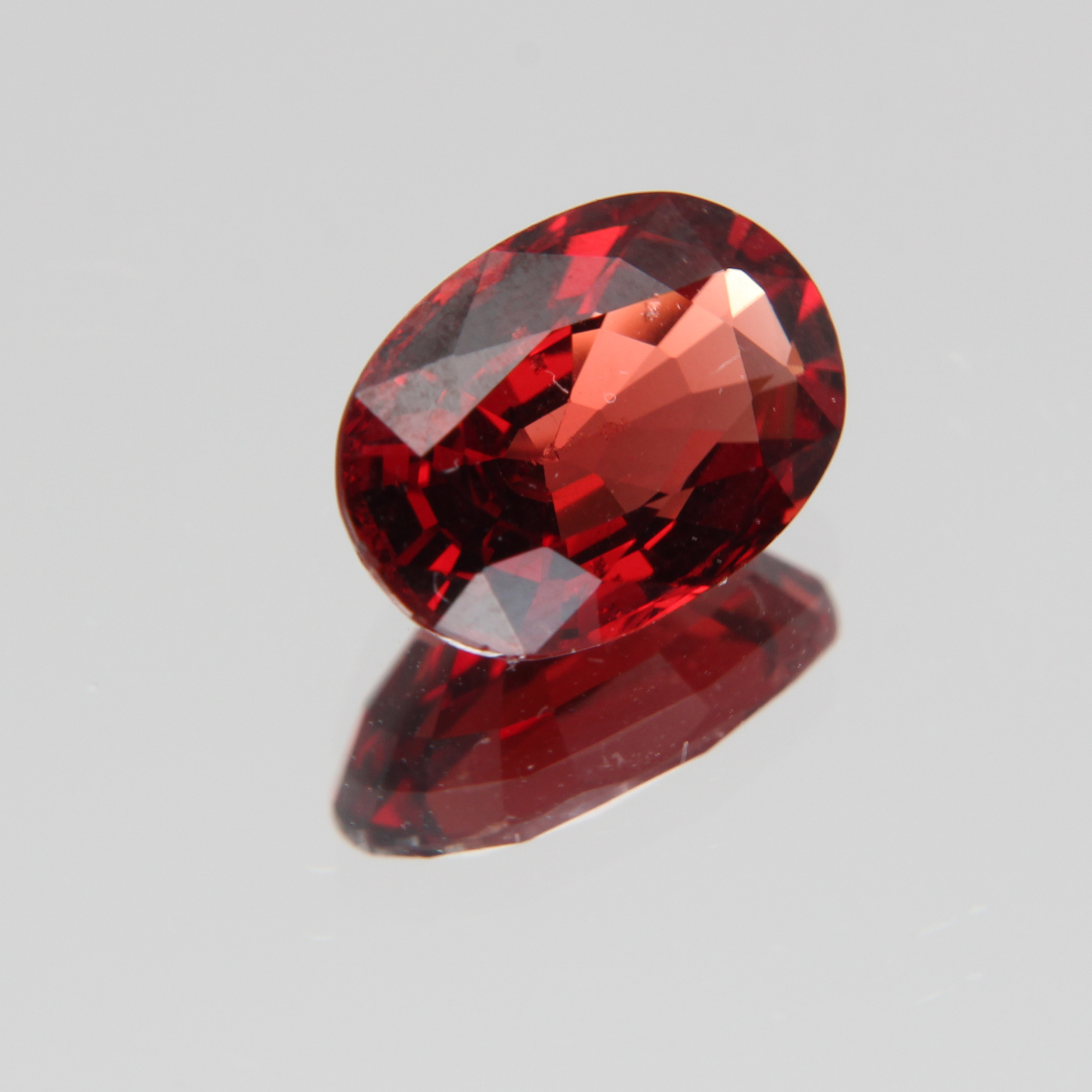 Orange-Roter Spinell 2.50 ct