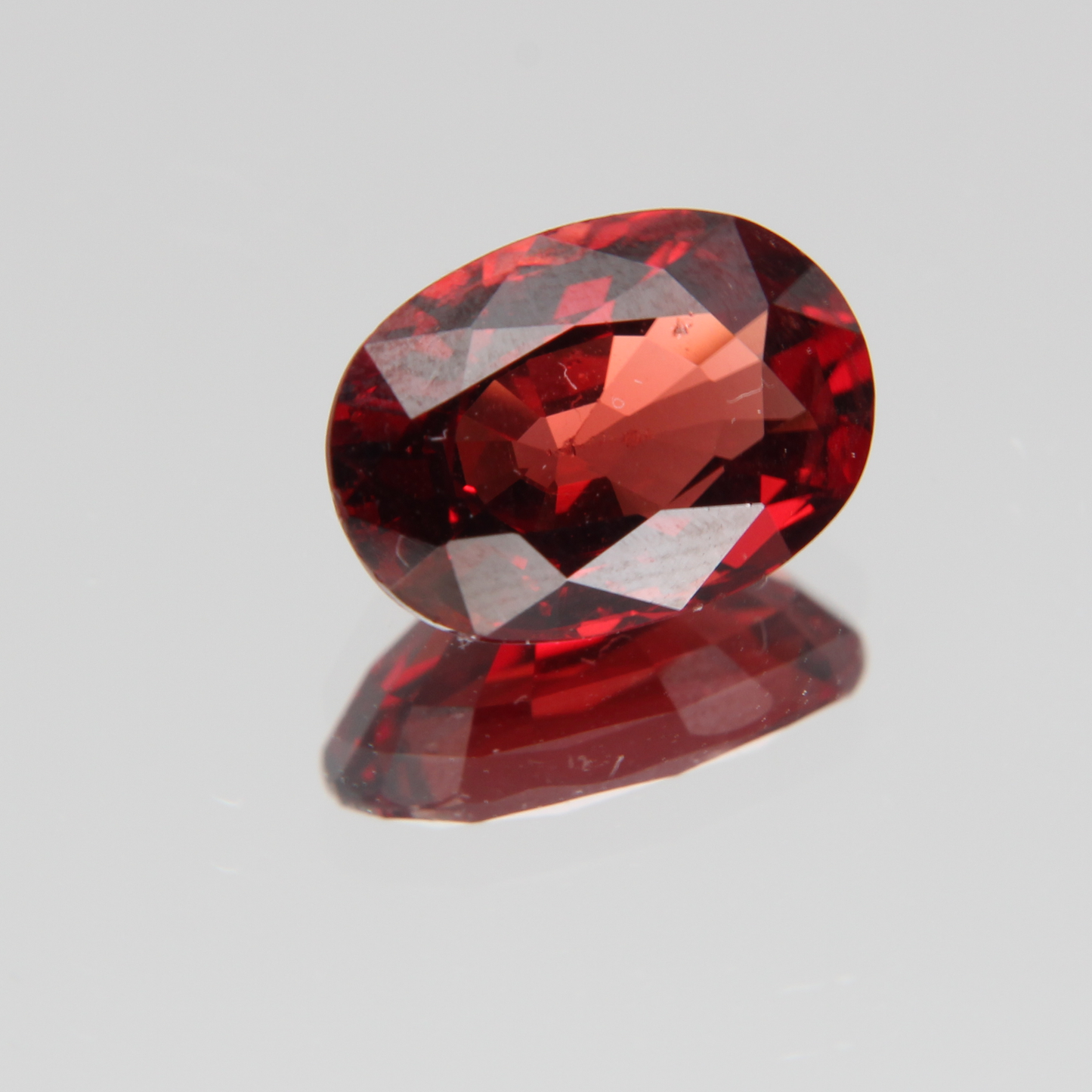 Orange-Roter Spinell 2.50 ct