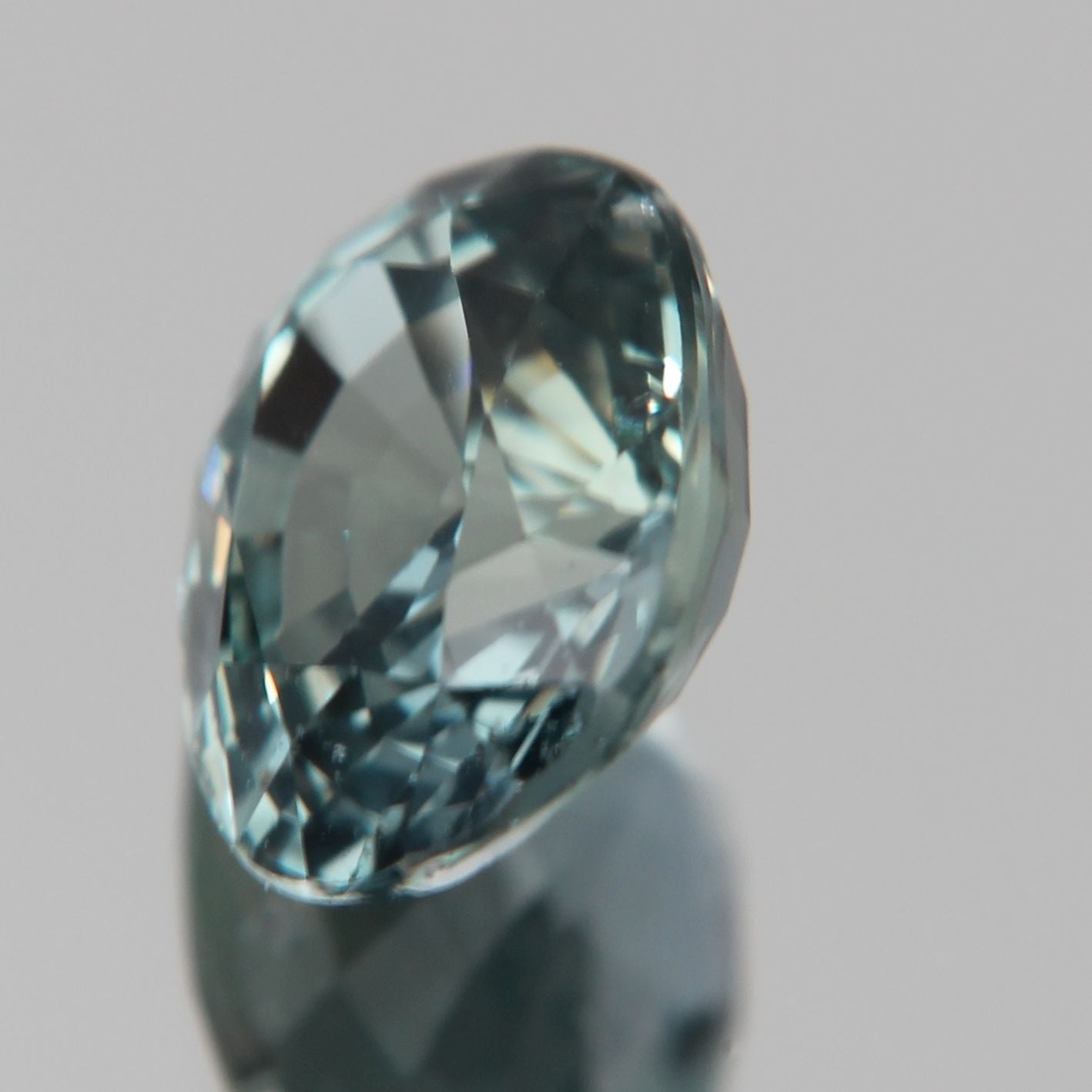 grünlich-Blauer Saphir 3.10 ct