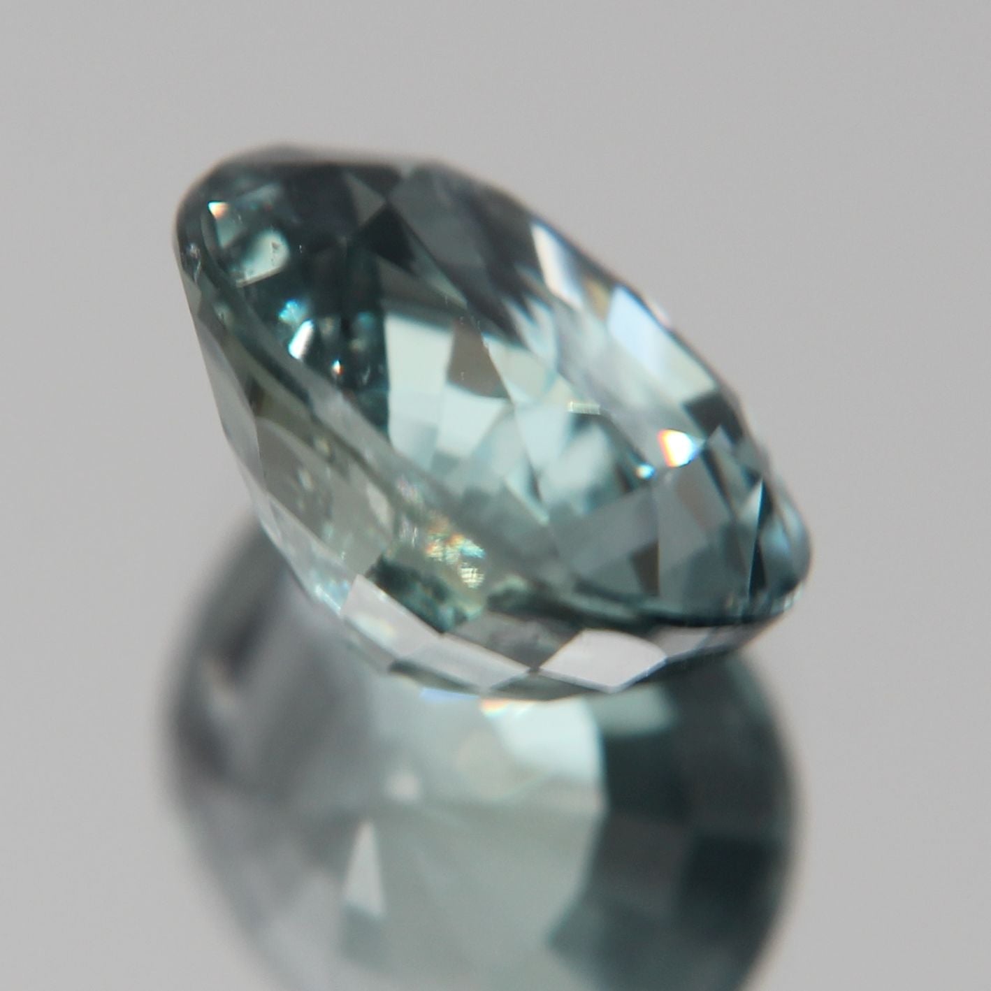 grünlich-Blauer Saphir 3.10 ct