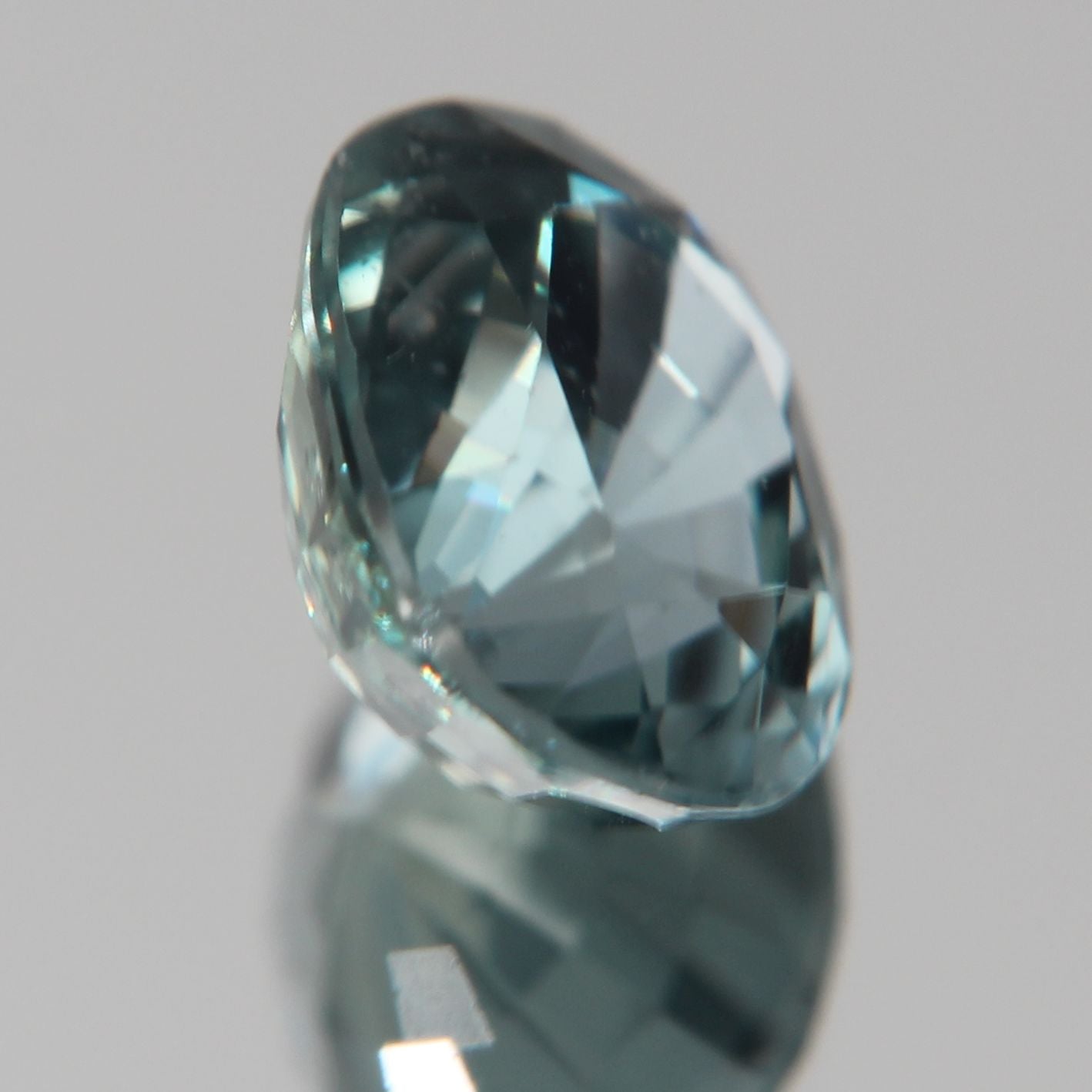 grünlich-Blauer Saphir 3.10 ct