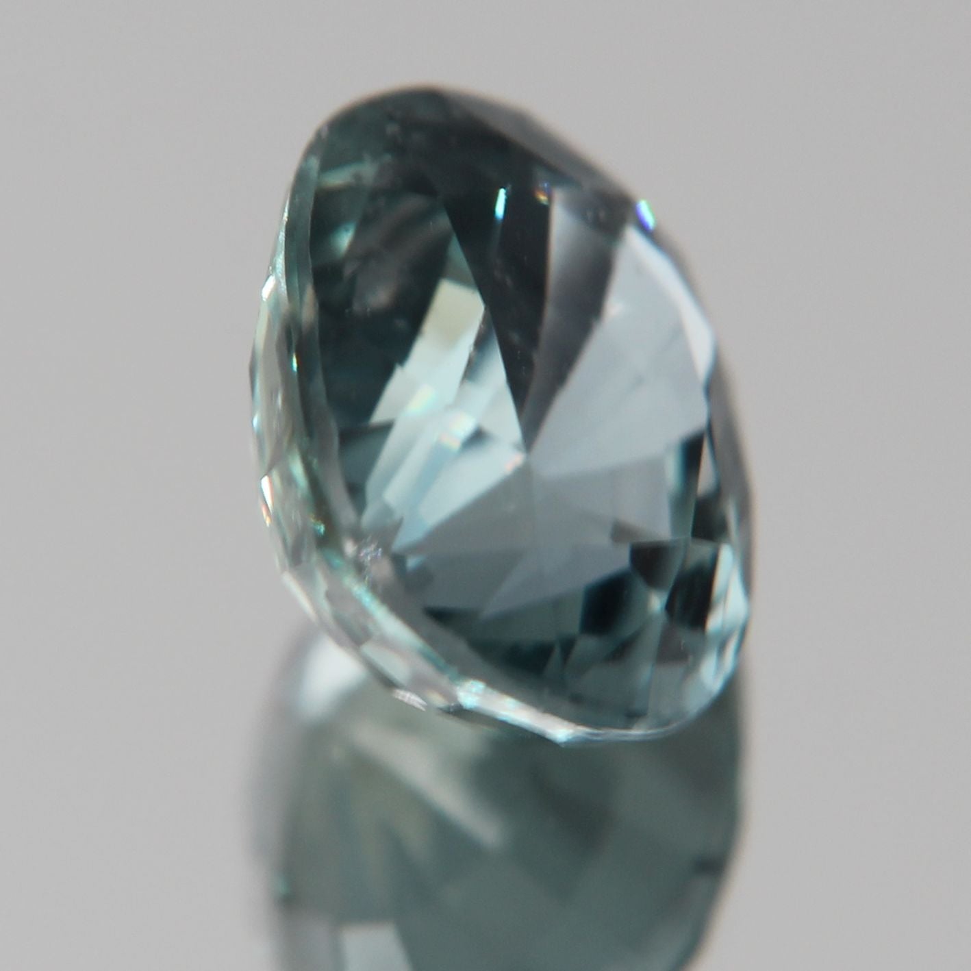 grünlich-Blauer Saphir 3.10 ct