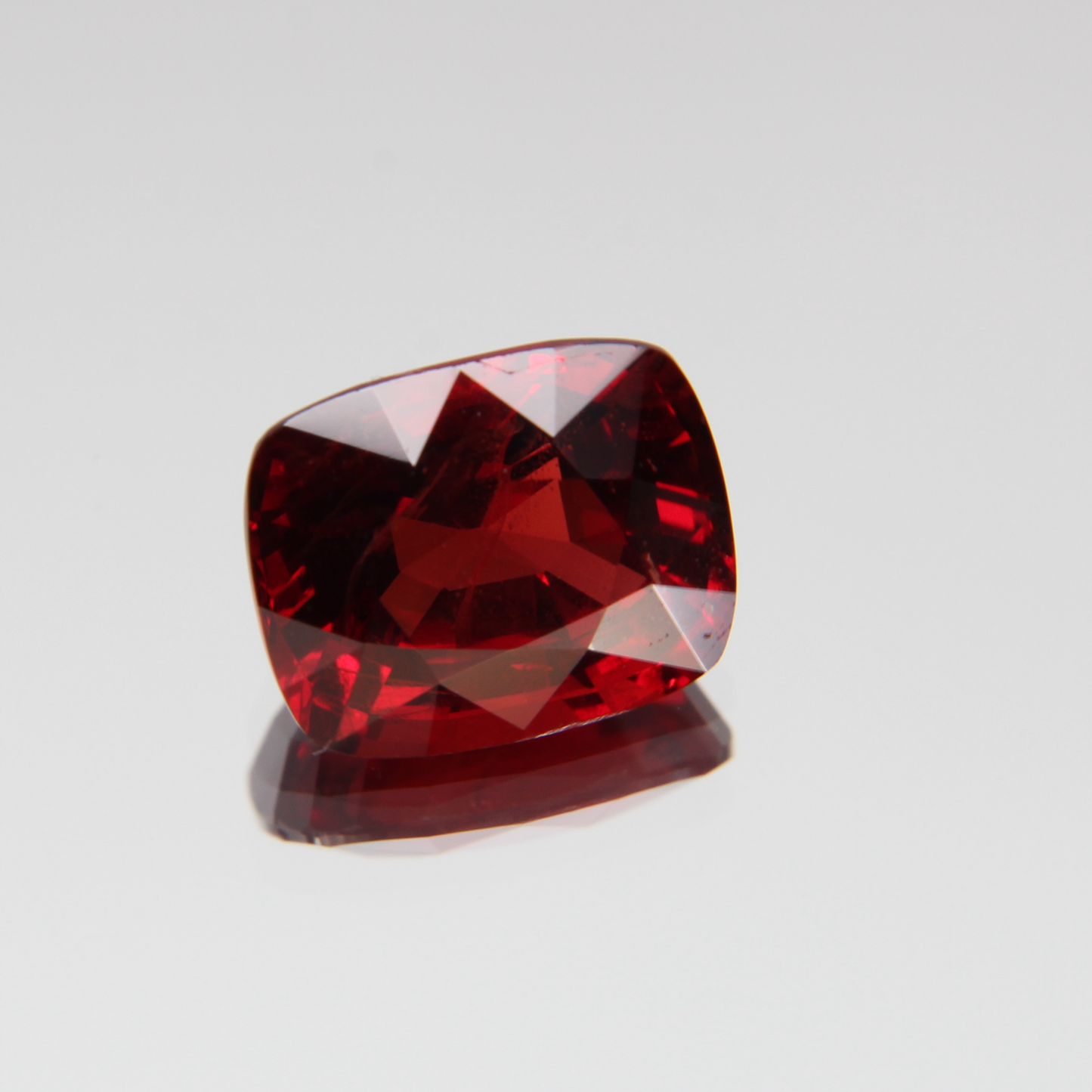 roter Spinell 3.51 ct