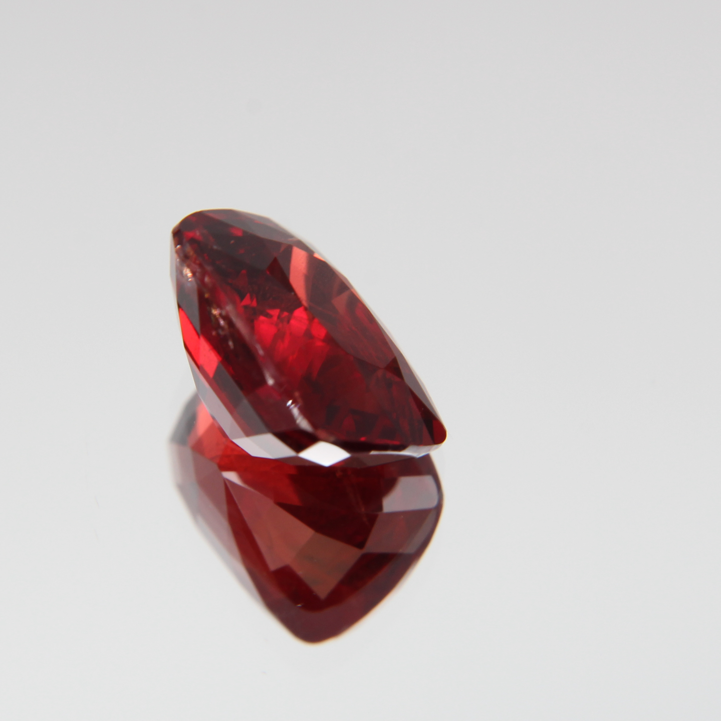 roter Spinell 3.51 ct