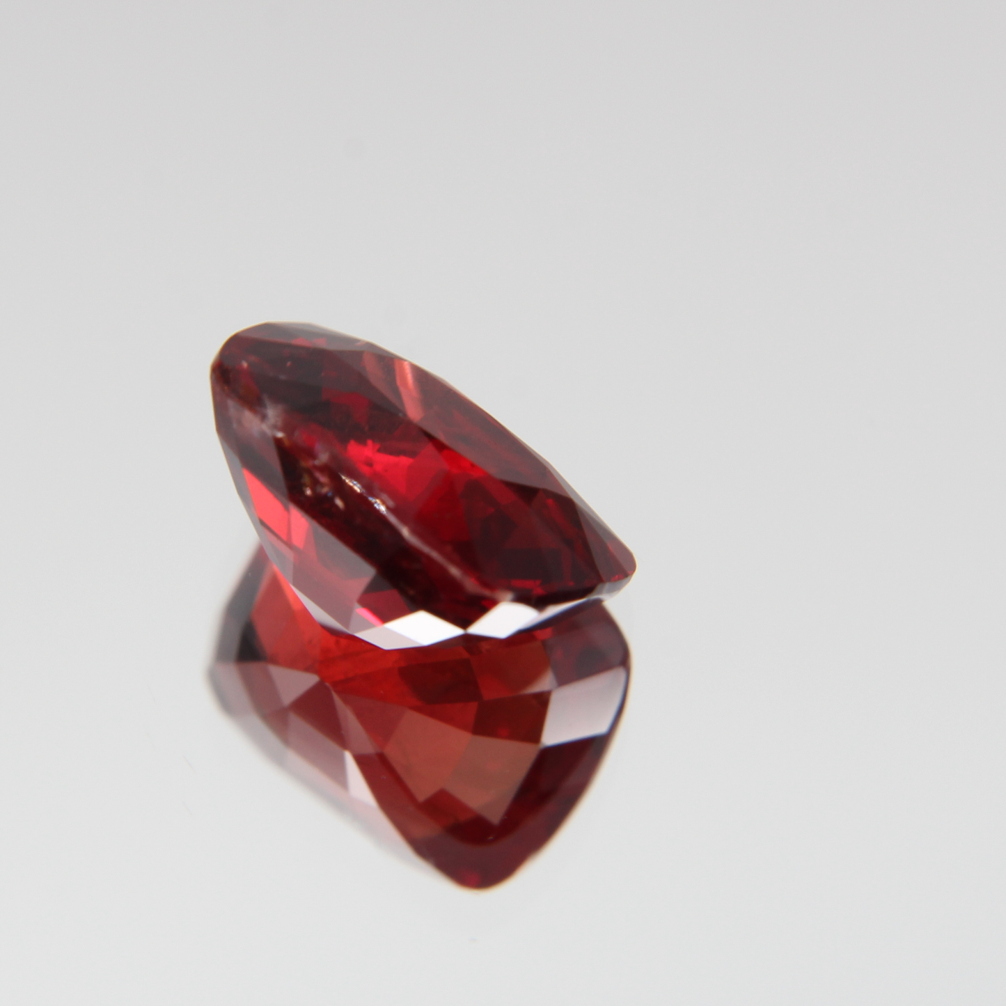 roter Spinell 3.51 ct