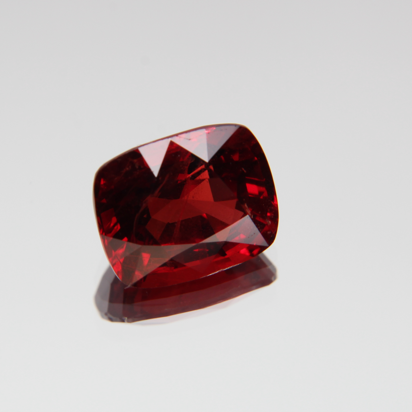 roter Spinell 3.51 ct