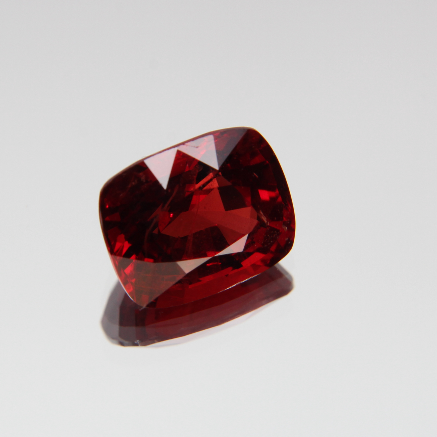 roter Spinell 3.51 ct