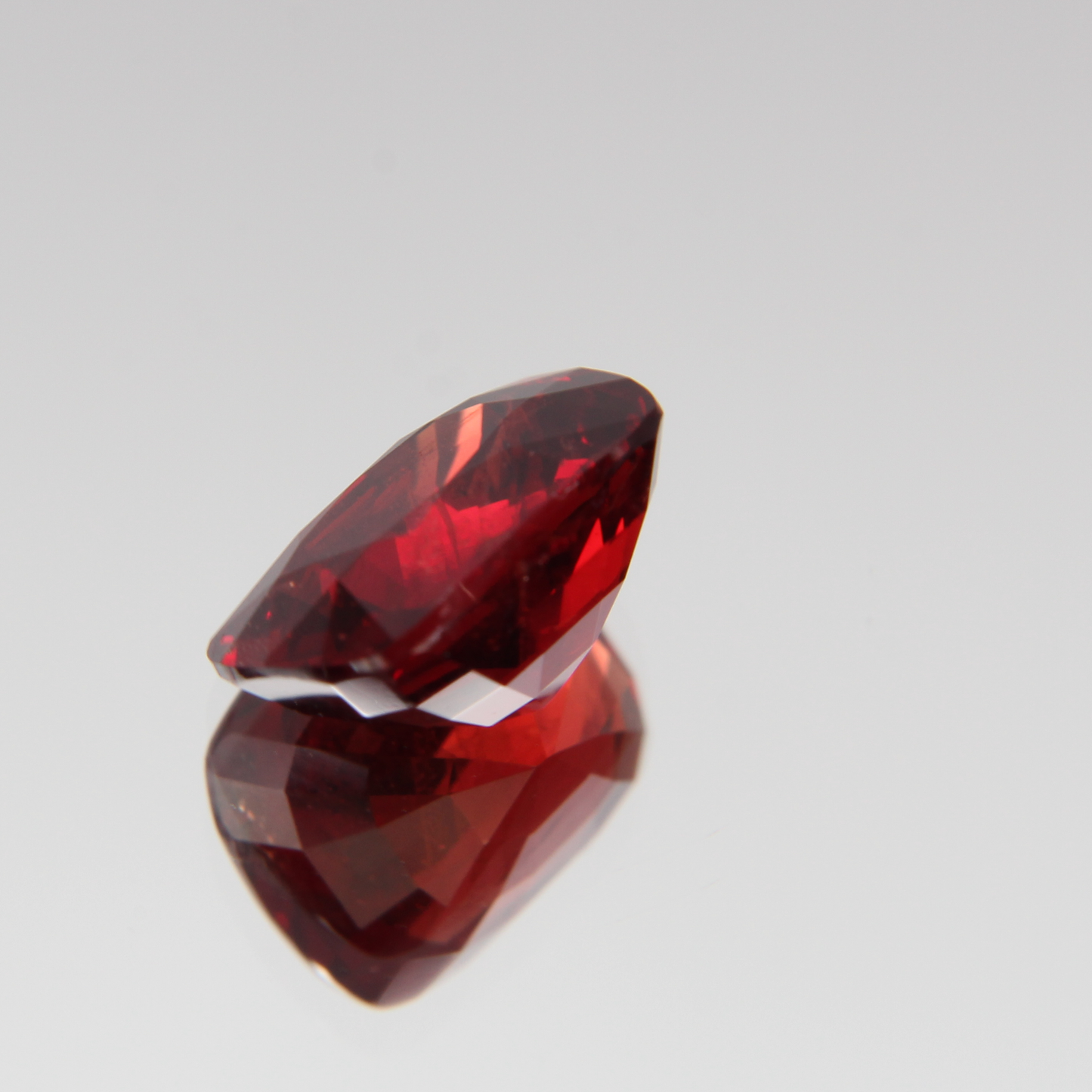 roter Spinell 3.51 ct