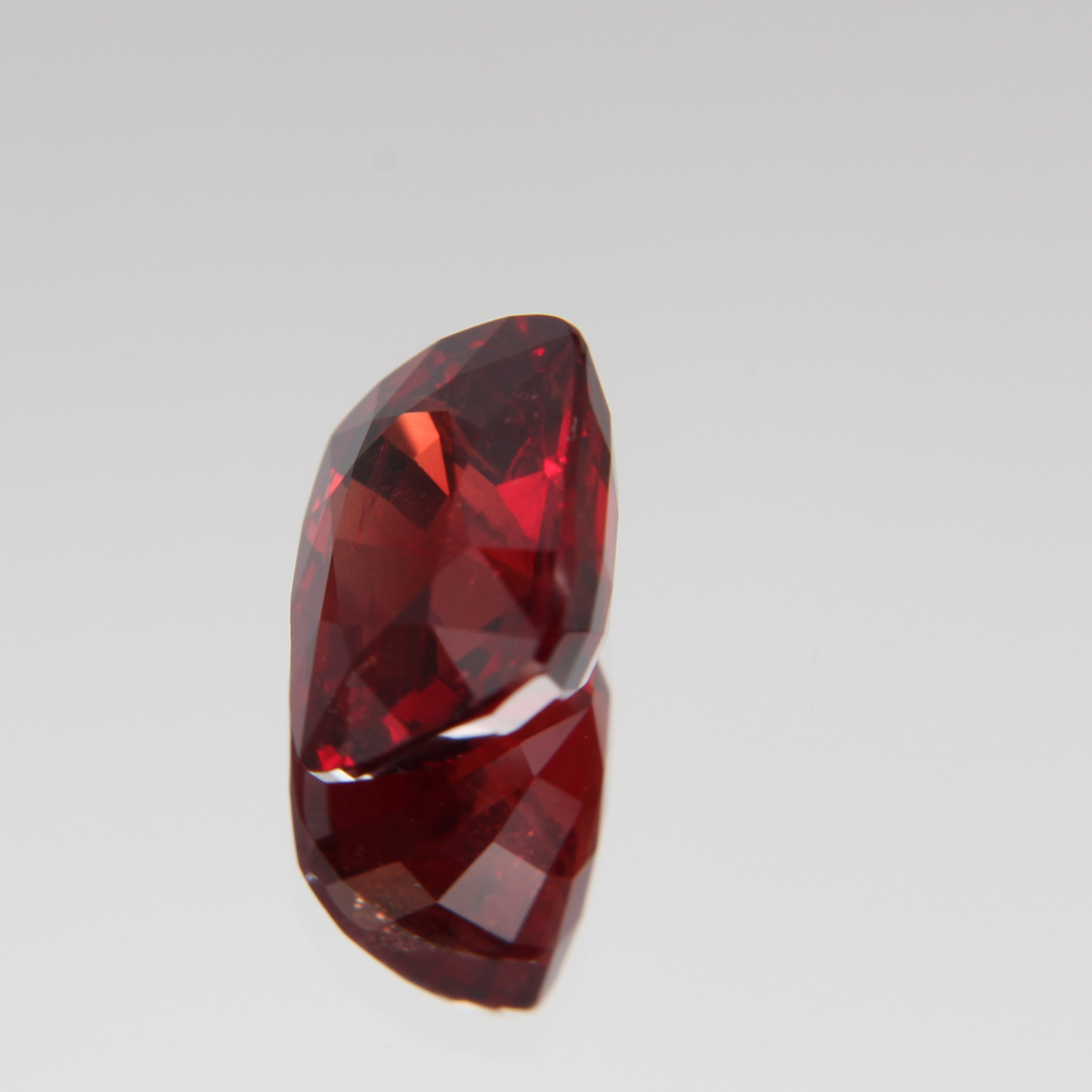 roter Spinell 3.51 ct