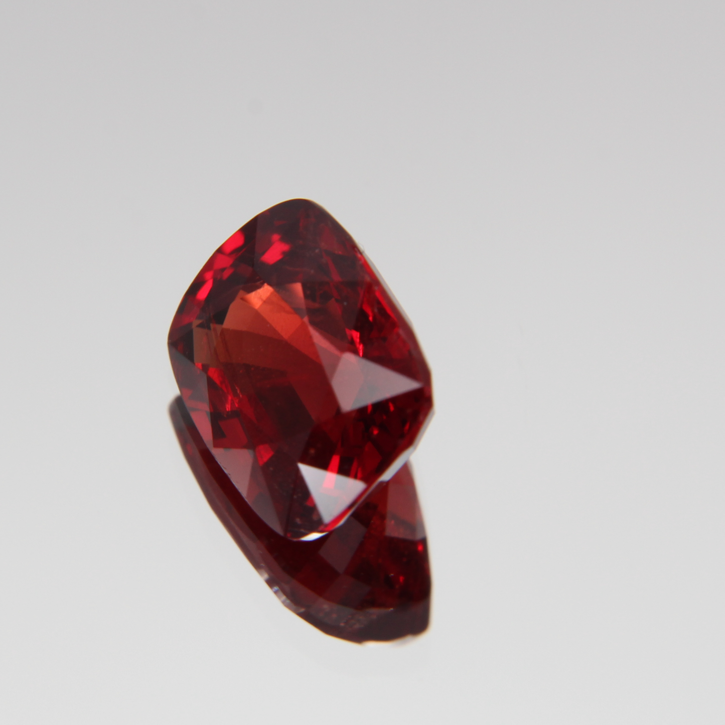 roter Spinell 3.51 ct