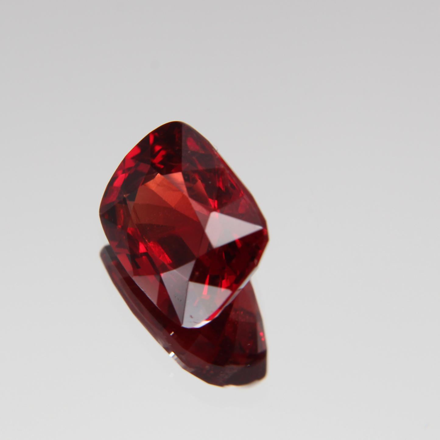 roter Spinell 3.51 ct