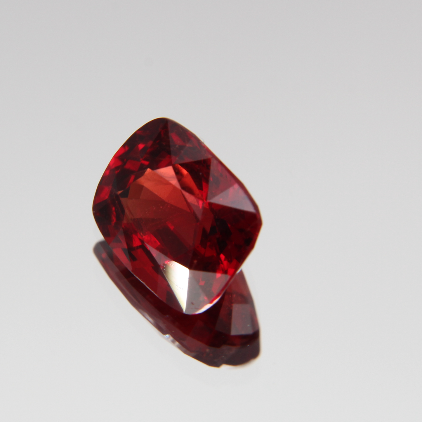 roter Spinell 3.51 ct