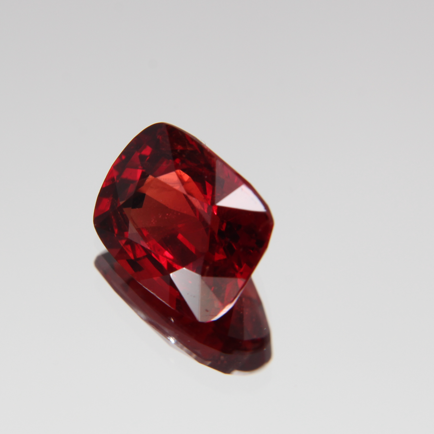 roter Spinell 3.51 ct