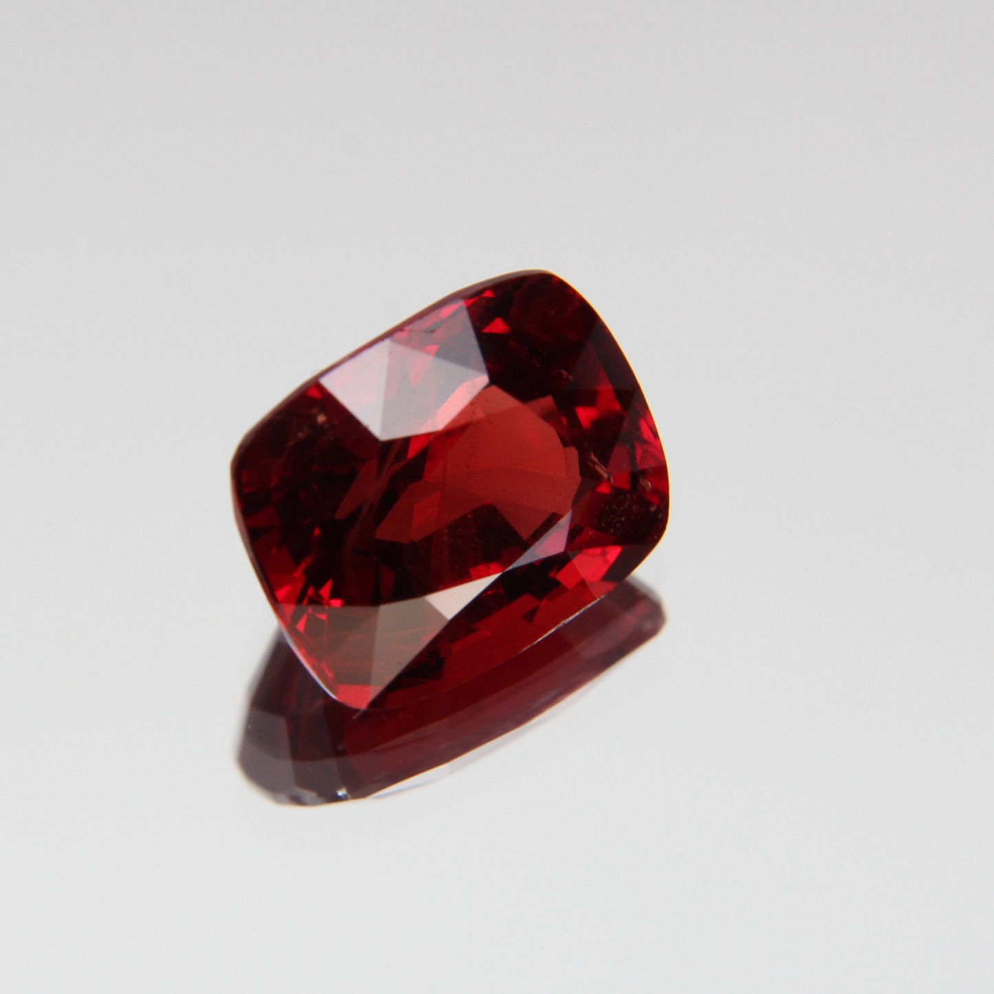 roter Spinell 3.51 ct