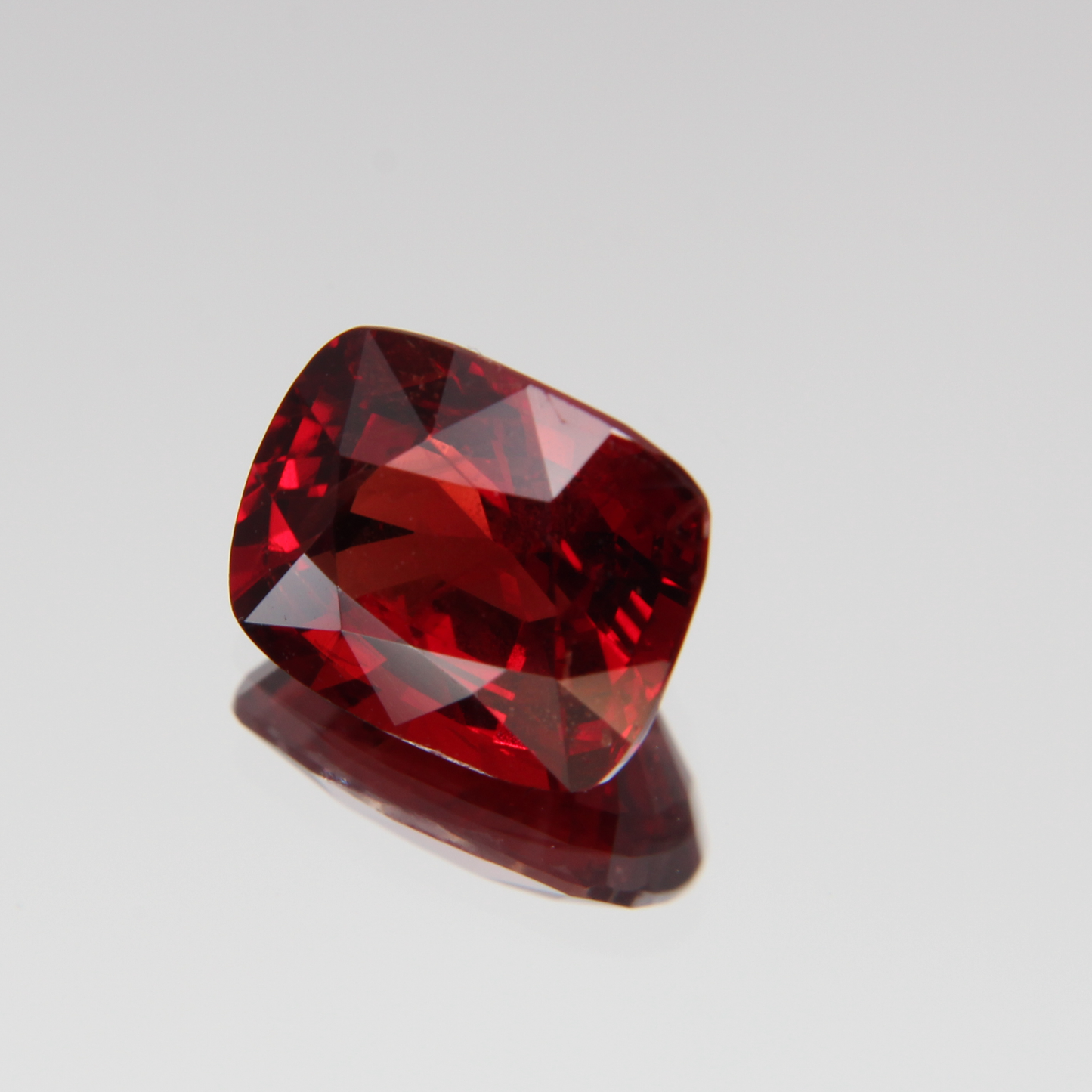 roter Spinell 3.51 ct