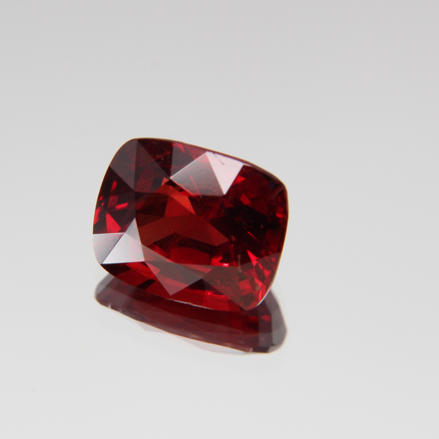 roter Spinell 3.51 ct