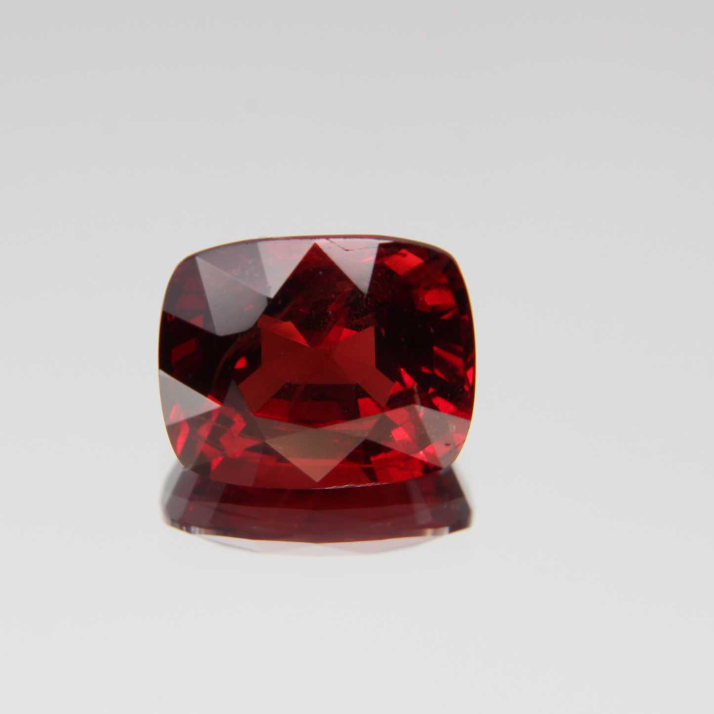 roter Spinell 3.51 ct