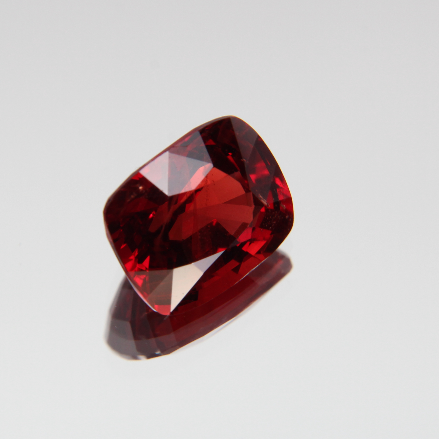 roter Spinell 3.51 ct
